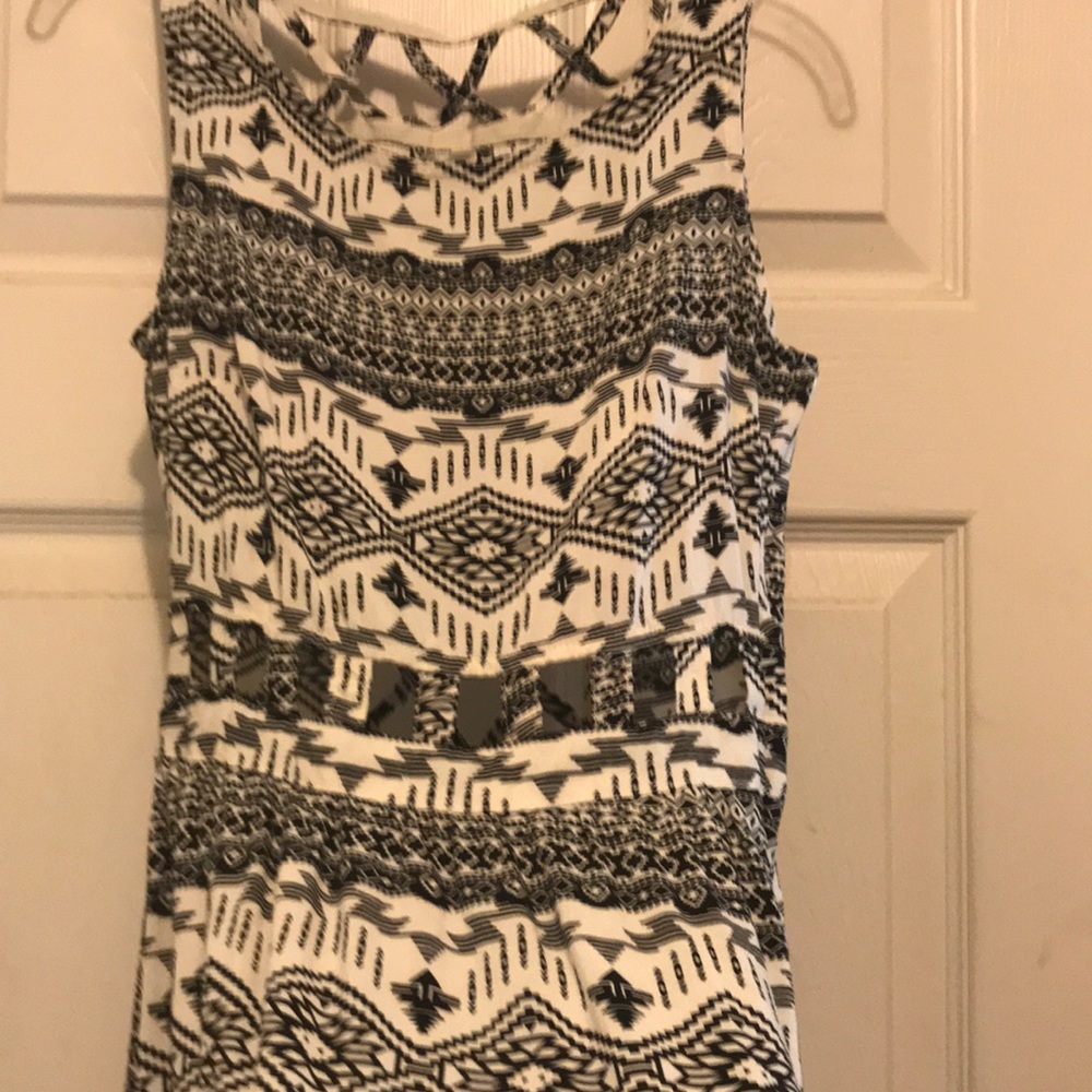Dress - Picture 2 of 4